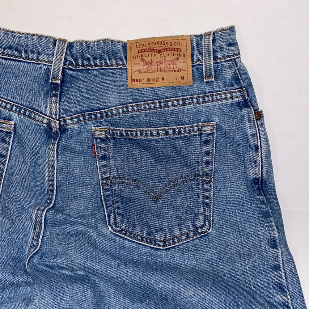 Vintage Levi’s Women’s Size 16W M Relaxed Fit Tapered Leg Blue Jeans - Picture 7 of 9